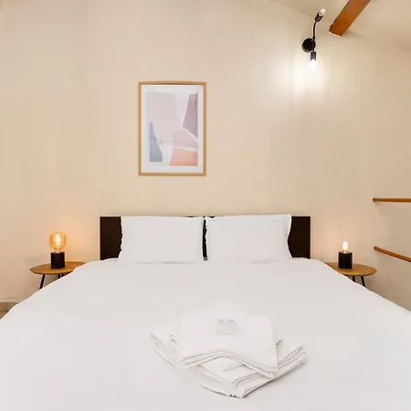 Appartamento Cozy Nest Charming Loft In The Heart Of Varna