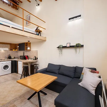 Appartamento Cozy Nest Charming Loft In The Heart Of Varna