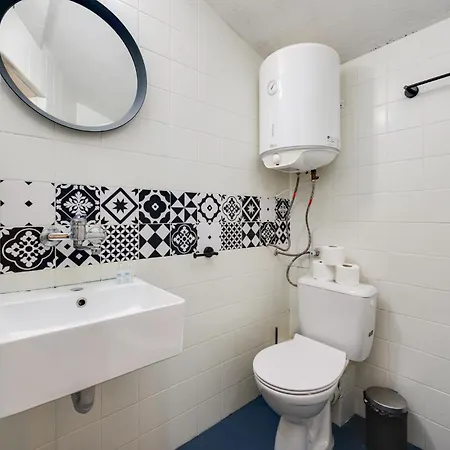 Cozy Nest Charming Loft In The Heart Of Apartment Varna
